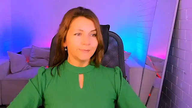 Snapshot of NicoleHitman chatting on 11/06/25, 05:19 NicoleHitman online show from 11/06/25, 05:19