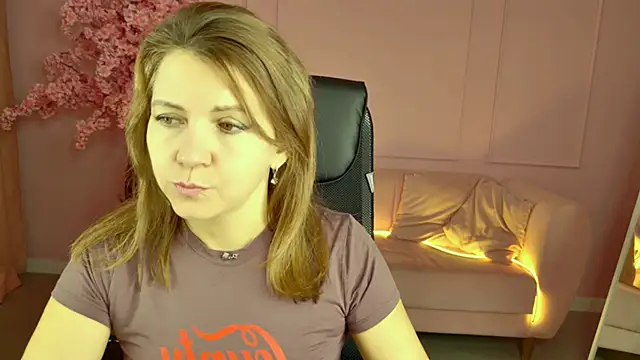 Snapshot of NicoleHitman chatting on 11/07/25, 05:18 NicoleHitman online show from 11/07/25, 05:18