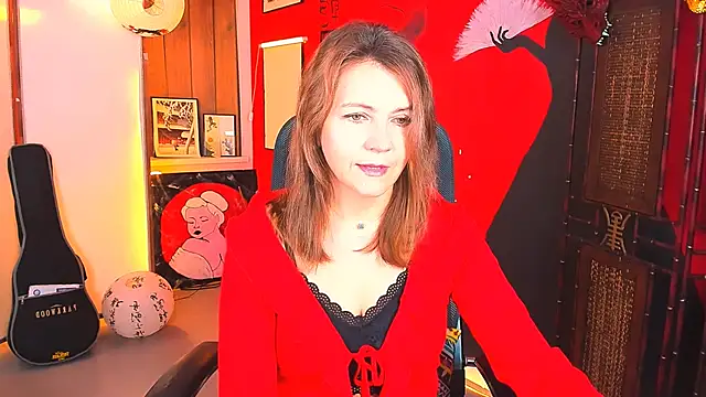 Snapshot of NicoleHitman chatting on 11/15/25, 09:17 NicoleHitman online show from 11/15/25, 09:17