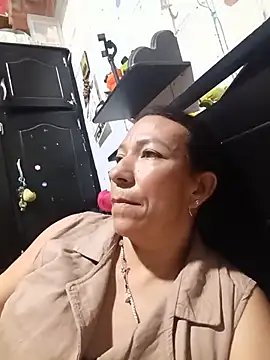 Snapshot of Antonela45 chatting on 06/15/26, 01:52 Antonela45 online show from 06/15/26, 01:52