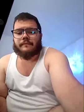 Snapshot of Edmund98 chatting on 03/18/25, 02:58 Edmund98 online show from 03/18/25, 02:58