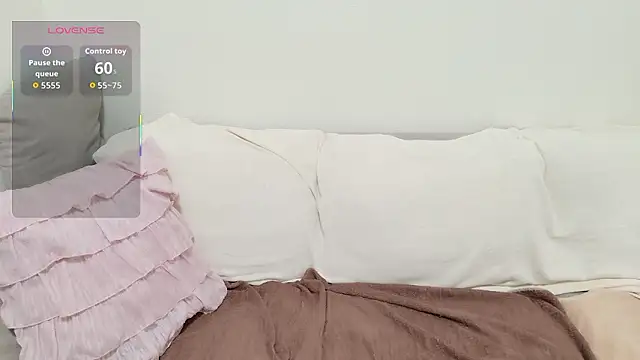 pppYukaqqq online show from 12/23/25, 11:08