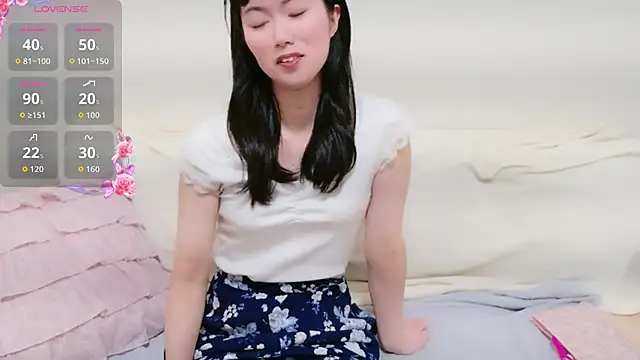 pppYukaqqq online show from 07/18/26, 11:47