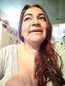 isis milove online show from 04/10/26, 11:37