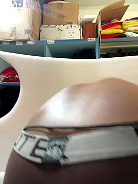 Snapshot of RightFielder chatting on 09/12/25, 06:46 RightFielder online show from 09/12/25, 06:46