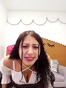 Snapshot of andrea_torres_t chatting on 03/04/25, 03:26 andrea torres t online show from 03/04/25, 03:26