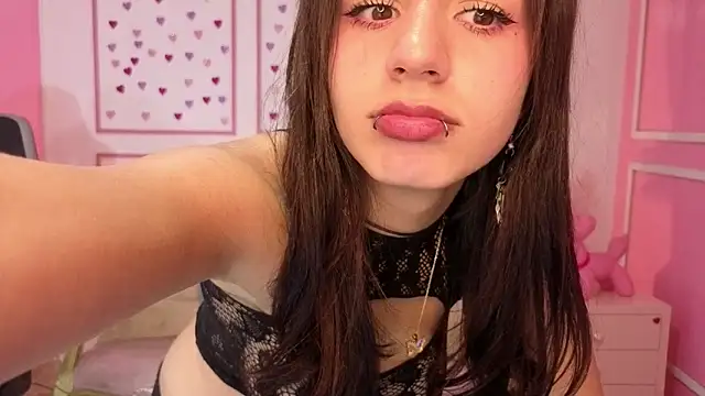 Snapshot of andrea_torres_t chatting on 11/21/25, 08:07 andrea torres t online show from 11/21/25, 08:07