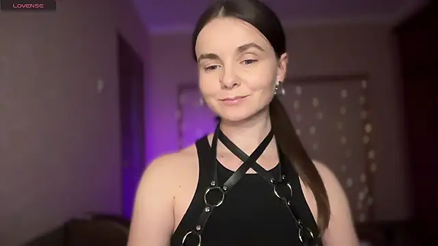 Snapshot of lanaloulou chatting on 10/24/25, 10:06 lanaloulou online show from 10/24/25, 10:06