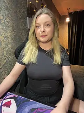 Lina ly online show from 11/13/25, 09:03