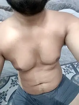 Snapshot of horniestboi chatting on 11/03/25, 07:31 horniestboi online show from 11/03/25, 07:31