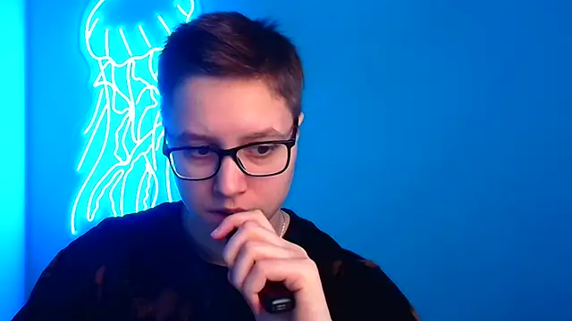 Bella Swannn online show from 03/11/25, 06:21