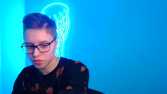 Bella Swannn online show from 03/13/25, 06:12