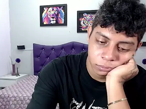 Alejandroo 22 online show from 10/02/25, 02:02