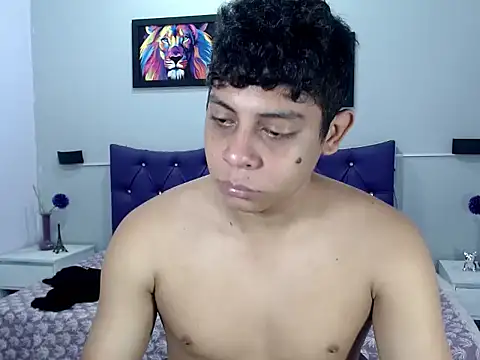 Alejandroo 22 online show from 10/03/25, 01:30