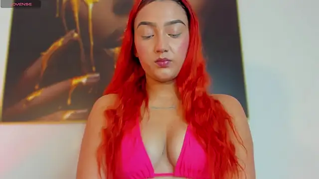 Snapshot of SahraJohnsonn chatting on 03/15/25, 12:24 SahraJohnsonn online show from 03/15/25, 12:24