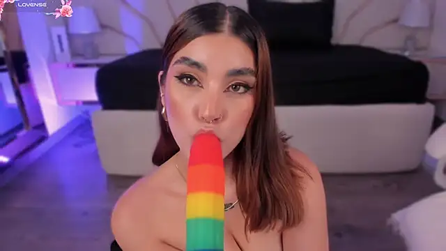 Snapshot of Violeta-Marquez chatting on 03/13/25, 03:06 Violeta-Marquez online show from 03/13/25, 03:06
