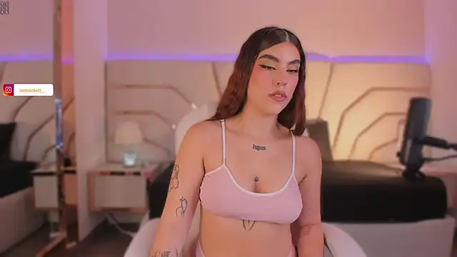 Violeta-Marquez online show from 10/28/25, 11:47