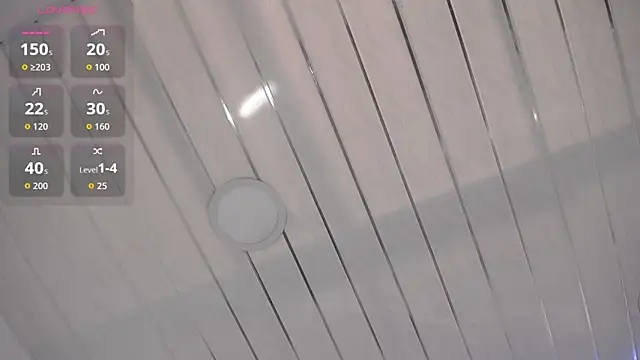 Cristal Velle online show from 10/04/25, 12:36