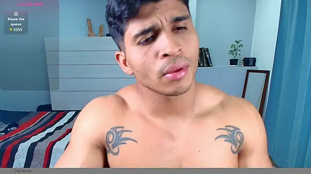 Snapshot of Apolotherock chatting on 11/04/25, 09:03 Apolotherock online show from 11/04/25, 09:03