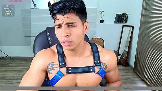 Snapshot of Apolotherock chatting on 11/28/25, 08:11 Apolotherock online show from 11/28/25, 08:11