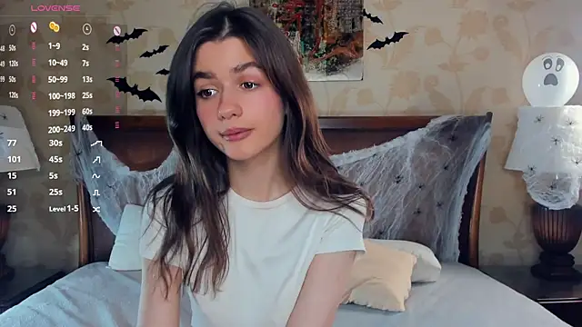 Snapshot of CathrynCovil chatting on 11/01/25, 07:43 CathrynCovil online show from 11/01/25, 07:43