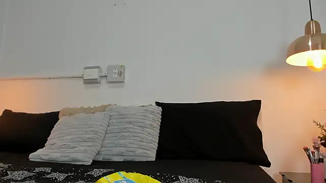 Liz ortega30 online show from 03/25/26, 12:00