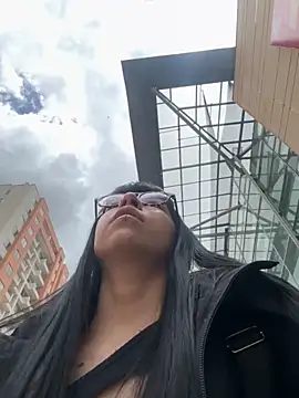 Saraa Desiree online show from 09/25/25, 04:32