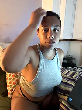 Snapshot of Melia_Rayne chatting on 10/04/25, 11:36 Melia Rayne online show from 10/04/25, 11:36