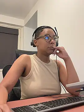 Melia Rayne online show from 05/11/26, 09:48