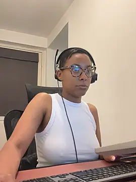 Melia Rayne online show from 05/19/26, 10:32