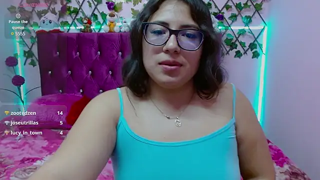 Snapshot of Anny__cute chatting on 03/16/25, 06:44 Anny cute online show from 03/16/25, 06:44