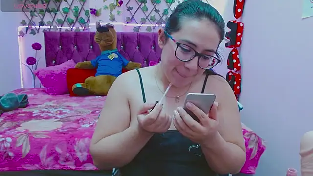 Snapshot of Anny__cute chatting on 09/17/25, 08:43 Anny cute online show from 09/17/25, 08:43