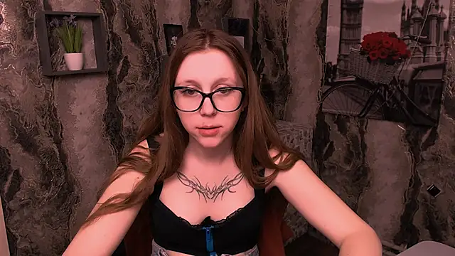 Snapshot of _MiraGold_ chatting on 03/11/25, 10:51 MiraGold online show from 03/11/25, 10:51