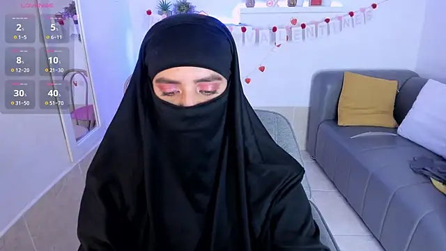 Snapshot of salma_arabicc chatting on 10/04/25, 04:10 salma arabicc online show from 10/04/25, 04:10