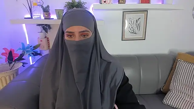 Snapshot of salma_arabicc chatting on 11/10/25, 04:11 salma arabicc online show from 11/10/25, 04:11