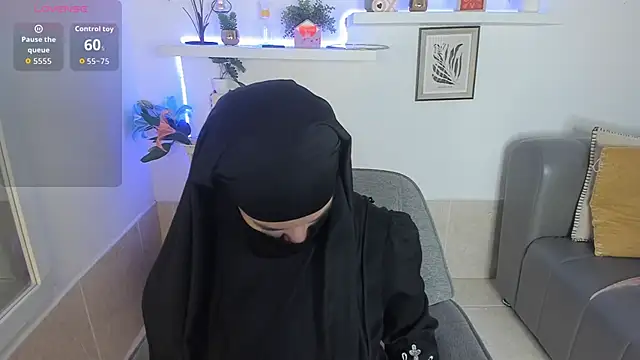 Snapshot of salma_arabicc chatting on 11/13/25, 04:33 salma arabicc online show from 11/13/25, 04:33