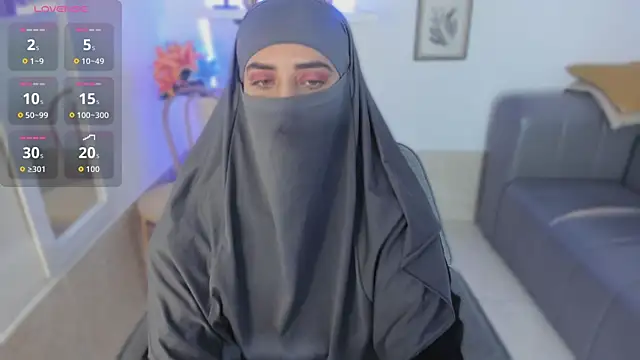 Snapshot of salma_arabicc chatting on 11/19/25, 04:23 salma arabicc online show from 11/19/25, 04:23