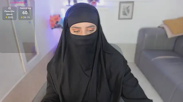 Snapshot of salma_arabicc chatting on 11/22/25, 04:22 salma arabicc online show from 11/22/25, 04:22