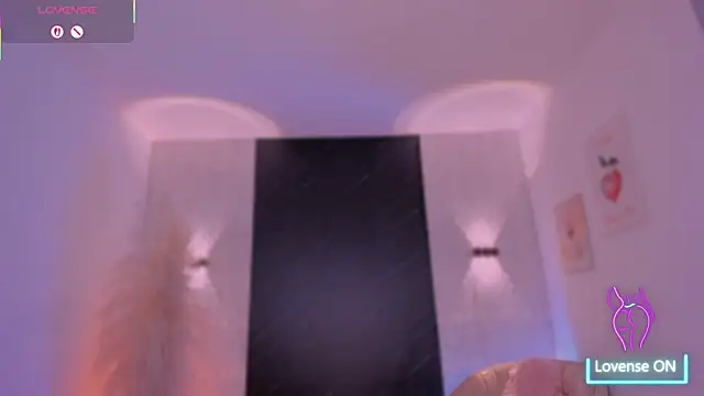 Snapshot of IvyJonesX chatting on 07/09/26, 04:44 IvyJonesX online show from 07/09/26, 04:44