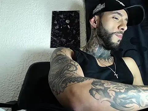 Snapshot of dante_d_angelo_ chatting on 09/26/25, 03:43 dante d angelo online show from 09/26/25, 03:43
