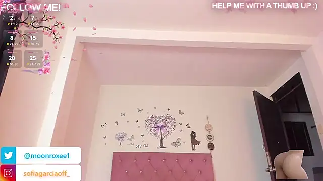 Snapshot of Moonroxe_ chatting on 11/09/25, 01:04 Moonroxe online show from 11/09/25, 01:04