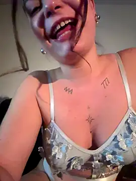 Snapshot of Biana_Fernan chatting on 09/25/25, 11:19 Biana Fernan online show from 09/25/25, 11:19