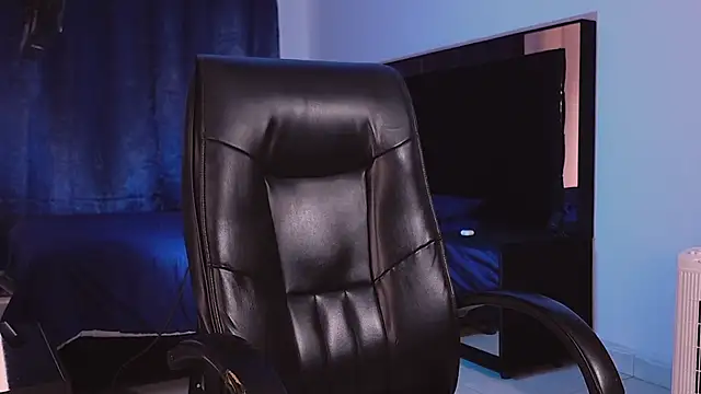 Snapshot of ErosKhaos chatting on 11/19/25, 07:58 ErosKhaos online show from 11/19/25, 07:58