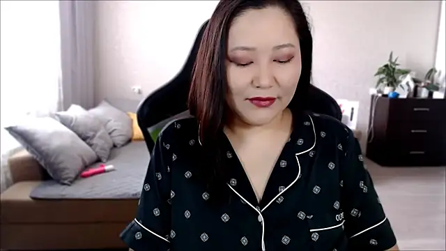 Snapshot of LisaAsianFlower chatting on 03/13/25, 05:11 LisaAsianFlower online show from 03/13/25, 05:11