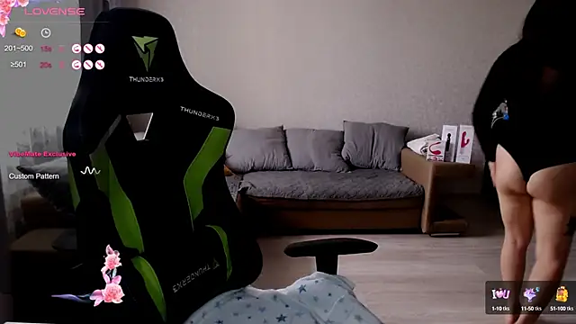 Snapshot of LisaAsianFlower chatting on 03/21/25, 05:11 LisaAsianFlower online show from 03/21/25, 05:11