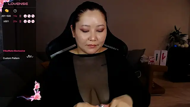 Snapshot of LisaAsianFlower chatting on 03/21/25, 11:22 LisaAsianFlower online show from 03/21/25, 11:22