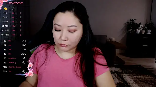 Snapshot of LisaAsianFlower chatting on 10/10/25, 01:04 LisaAsianFlower online show from 10/10/25, 01:04