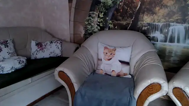 Snapshot of Kathylovexxx chatting on 09/19/25, 03:56 Kathylovexxx online show from 09/19/25, 03:56