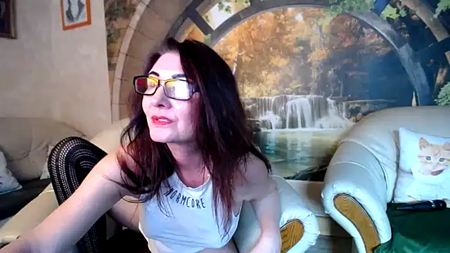 Snapshot of Kathylovexxx chatting on 04/03/26, 04:38 Kathylovexxx online show from 04/03/26, 04:38