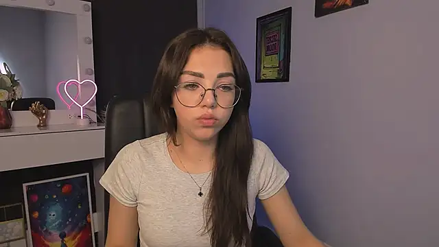 Snapshot of kiki_swan chatting on 03/16/25, 05:17 kiki swan online show from 03/16/25, 05:17